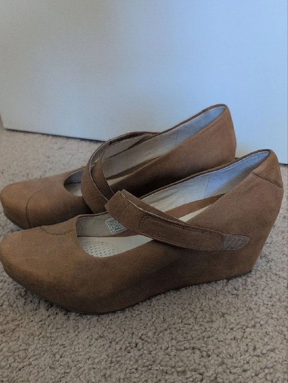 Tsubo Tan Crossover Strap Platform Mary Janes